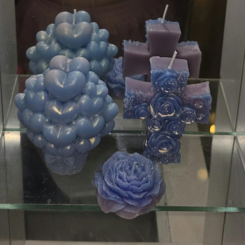 Blue Velvet Rosewood Candle Trio – Rose Cluster, Cross Candle & Floral (Beeswax)